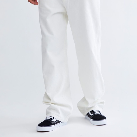 BDG Skate Fit Jeans 32 x 30 NWT - Picture 2 of 6